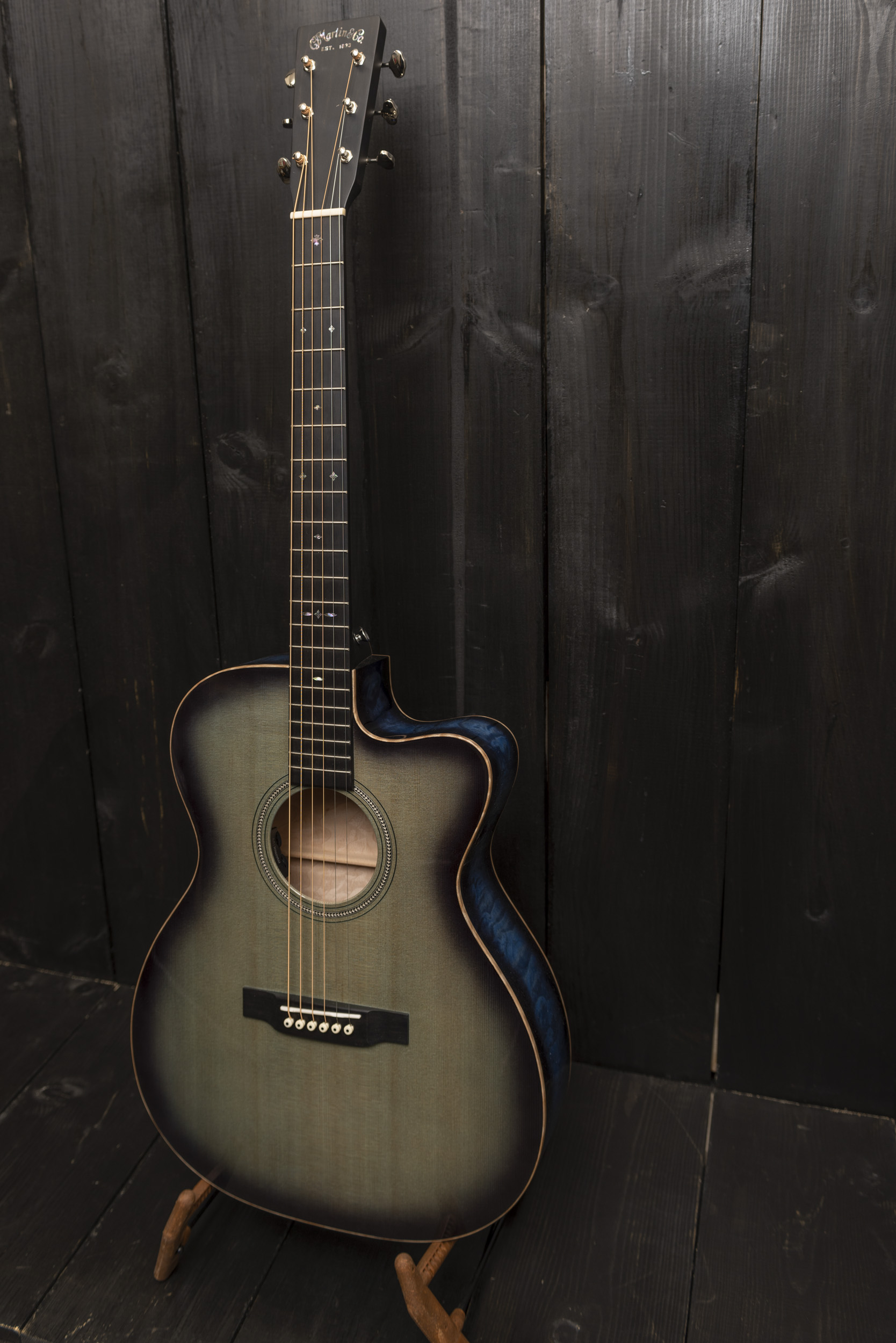 Instrument Available at GuitarTex in San Antonio, Texas | www.guitartex.com | 210-822-1595