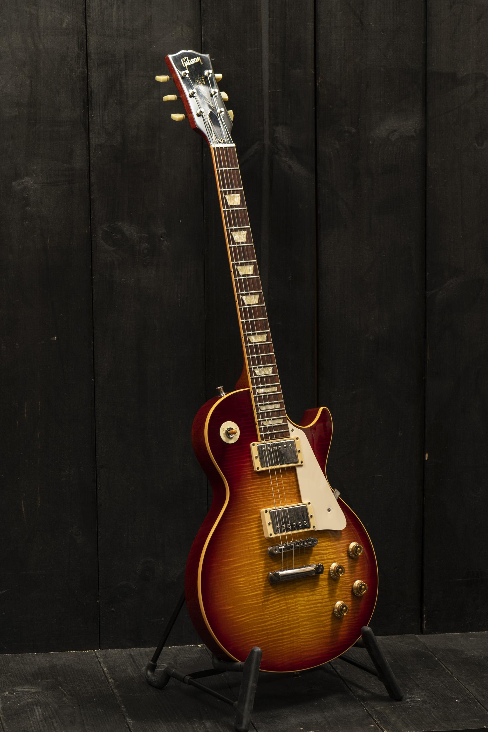 Gibson Les Paul '59 Reissue (R9) | Instrument Available at GuitarTex in San Antonio, Texas | www.guitartex.com | 210-822-1595